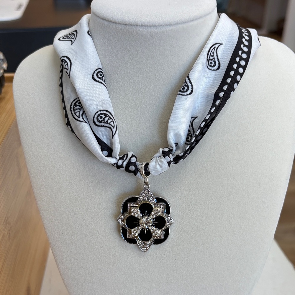 Elegant Black and White Pendant Necklace